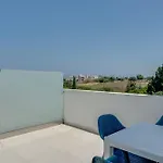 לינה וארוחת בוקר Ilios And Irene 7