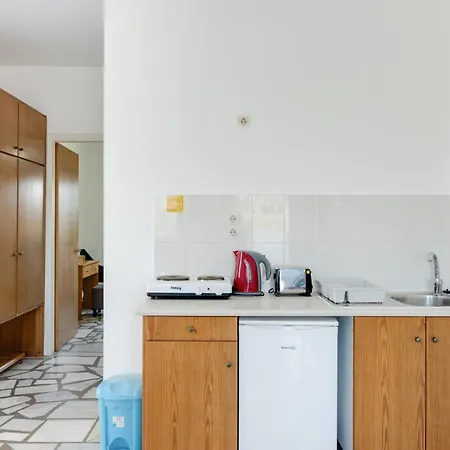 Ilios And Irene 7 Bed & Breakfast