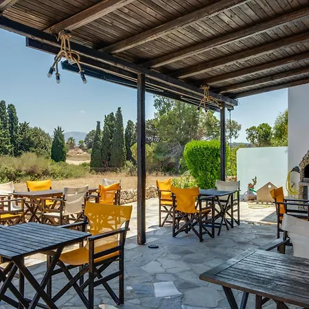 Ilios And Irene 7 Bed and Breakfast